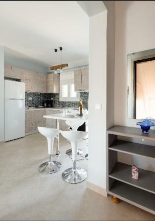 Bright Spacious Two-Bedroom Apartment Салоніки Екстер'єр фото